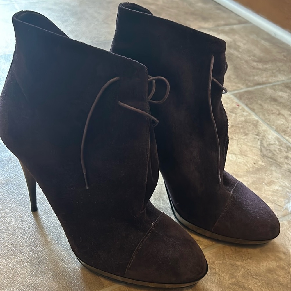 Burberry Suede dark brown botties!!
